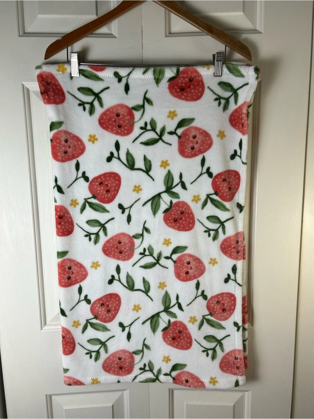 Adirondack Baby Happy Strawberry Blanket White Green Smiling Yellow Flower
